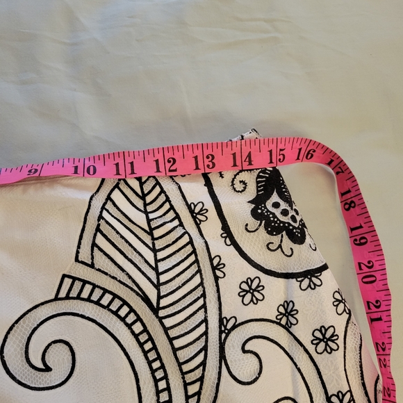 One of a kind white and black skirt - Picture 4 of 6